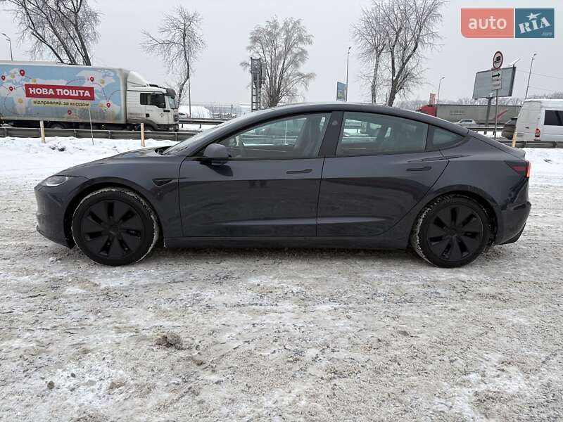 Седан Tesla Model 3 2025 в Киеве