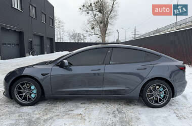 Седан Tesla Model 3 2022 в Киеве