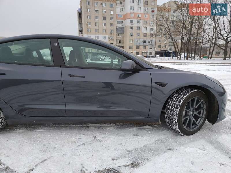 Седан Tesla Model 3 2023 в Кропивницькому
