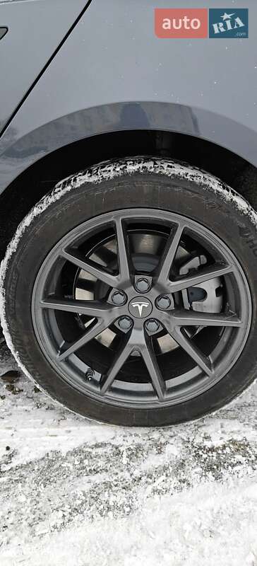 Седан Tesla Model 3 2023 в Кропивницькому