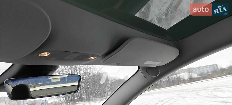 Седан Tesla Model 3 2023 в Кропивницькому