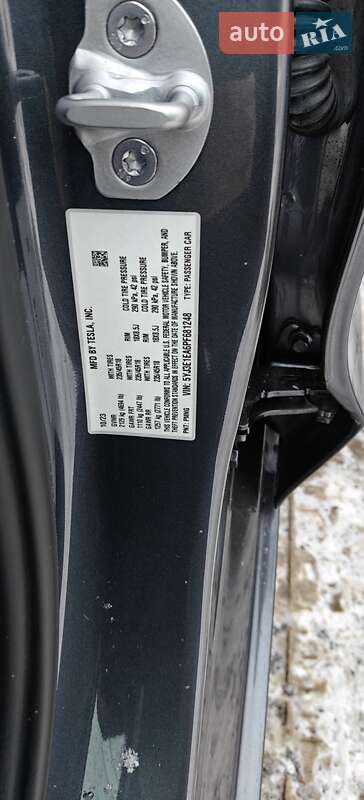 Седан Tesla Model 3 2023 в Кропивницькому