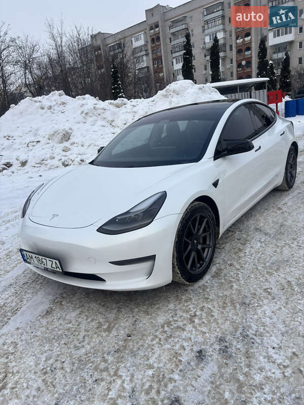 Седан Tesla Model 3 2021 в Житомире