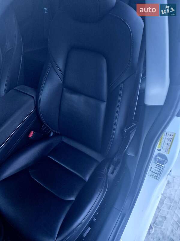 Седан Tesla Model 3 2019 в Львове фото 15 Седан Tesla Model 3 2019 в Львове