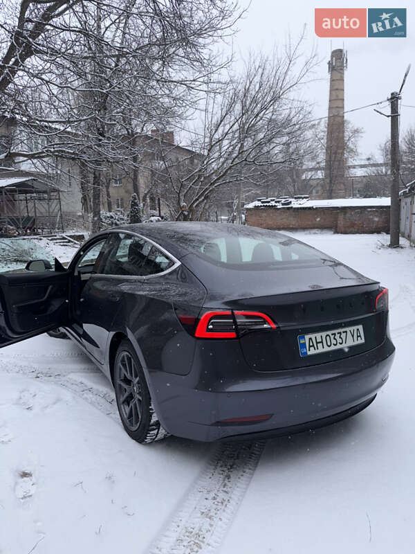 Седан Tesla Model 3 2018 в Слов'янську