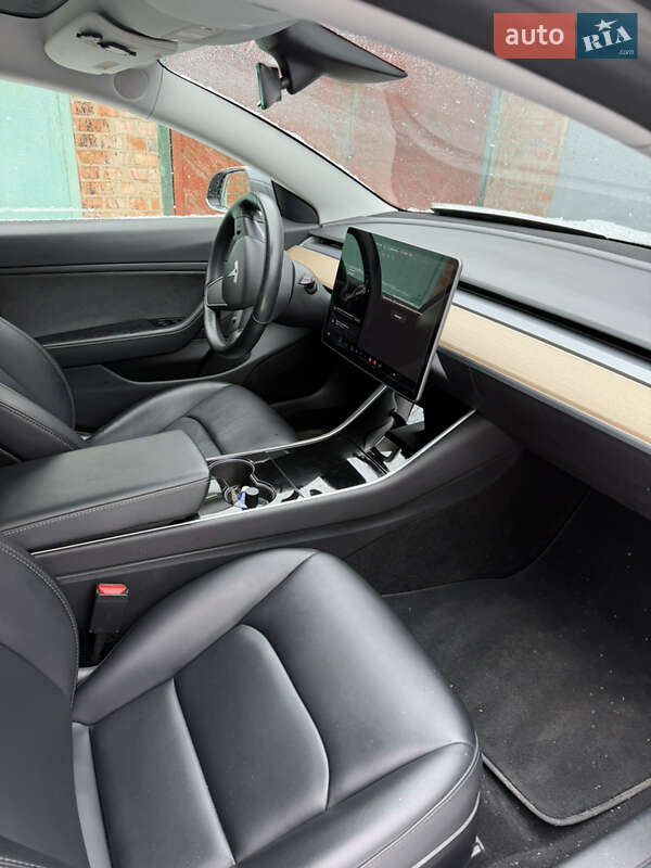 Седан Tesla Model 3 2018 в Слов'янську