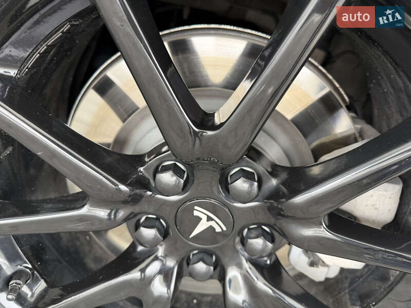 Седан Tesla Model 3 2020 в Запорожье