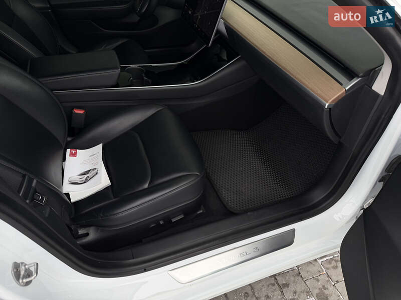 Седан Tesla Model 3 2020 в Запорожье