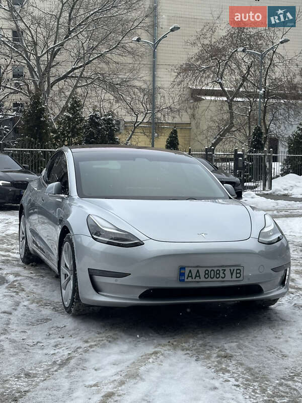 Седан Tesla Model 3 2018 в Киеве