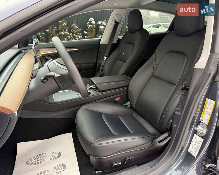 Седан Tesla Model 3 2022 в Киеве