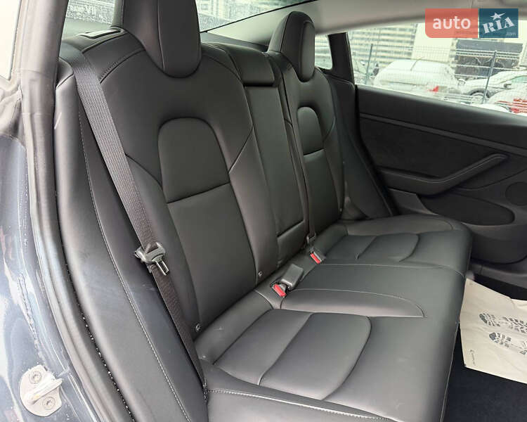 Седан Tesla Model 3 2022 в Киеве