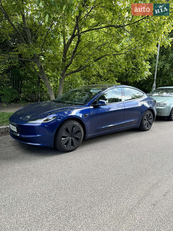 Седан Tesla Model 3 2024 в Киеве