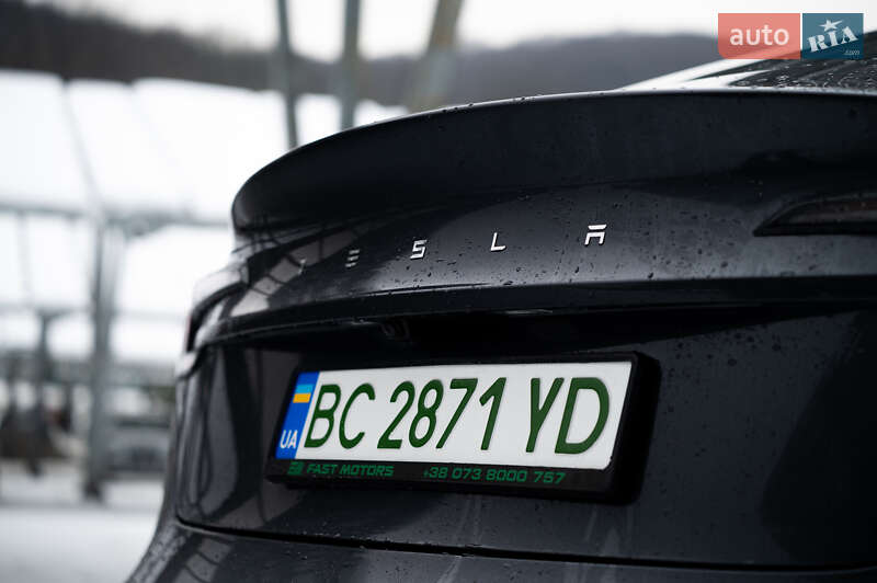 Седан Tesla Model 3 2025 в Львове