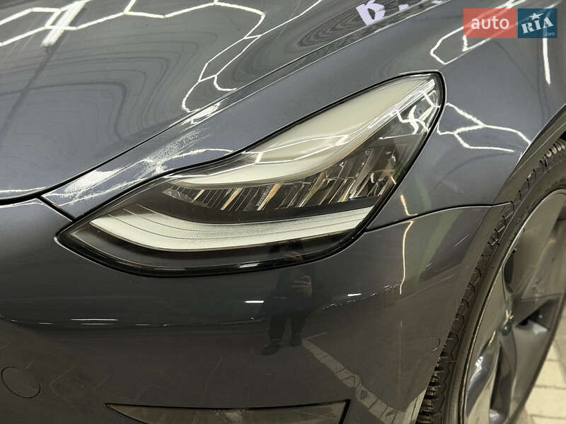 Седан Tesla Model 3 2020 в Киеве