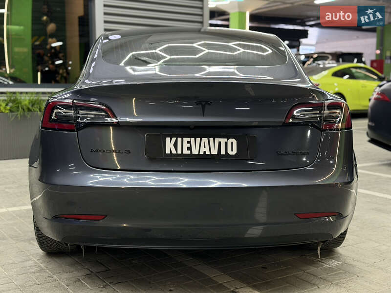 Седан Tesla Model 3 2020 в Киеве