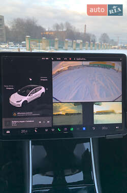 Седан Tesla Model 3 2018 в Мукачево