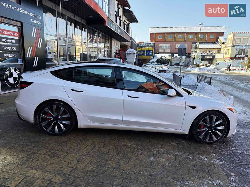 Седан Tesla Model 3 2024 в Львові