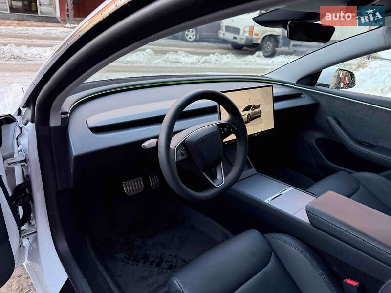 Седан Tesla Model 3 2024 в Львові