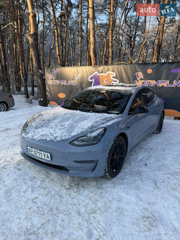 Седан Tesla Model 3 2021 в Киеве