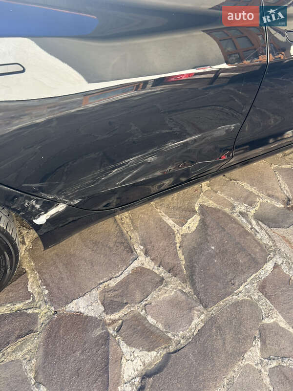 Седан Tesla Model 3 2022 в Ужгороді