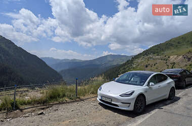 Седан Tesla Model 3 2019 в Львове