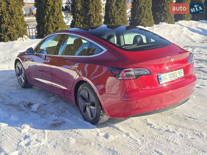Седан Tesla Model 3 2019 в Львові