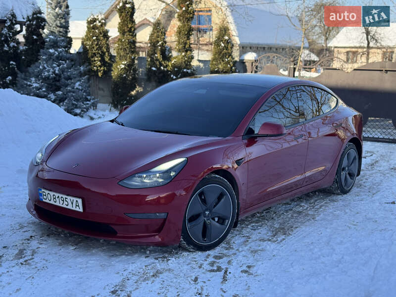 Седан Tesla Model 3 2021 в Ивано-Франковске