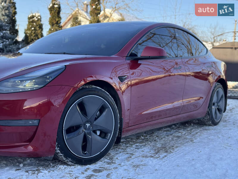 Седан Tesla Model 3 2021 в Ивано-Франковске