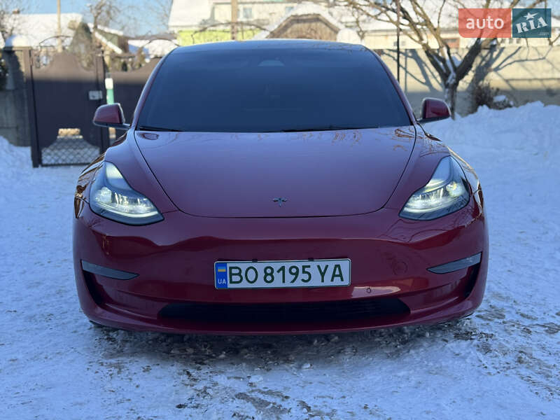 Седан Tesla Model 3 2021 в Ивано-Франковске