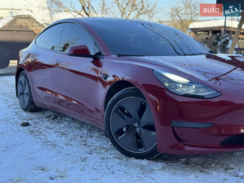 Седан Tesla Model 3 2021 в Ивано-Франковске
