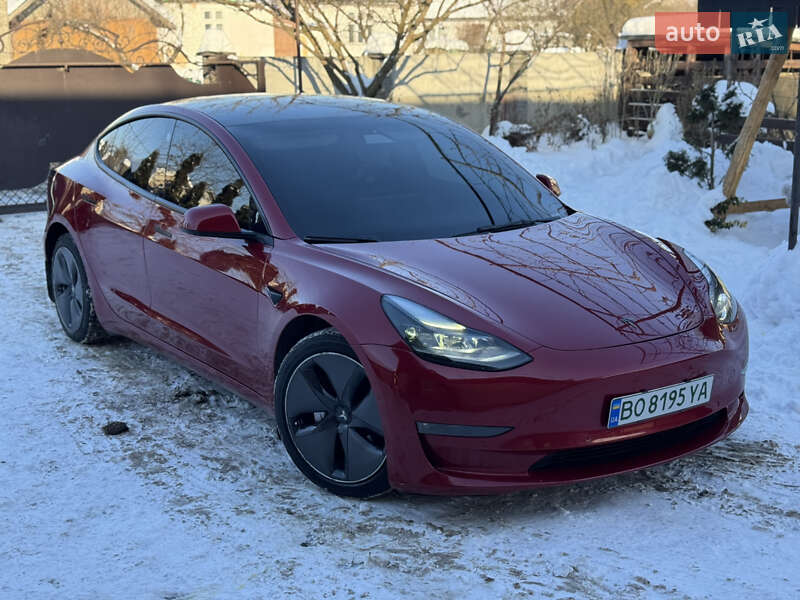 Седан Tesla Model 3 2021 в Ивано-Франковске