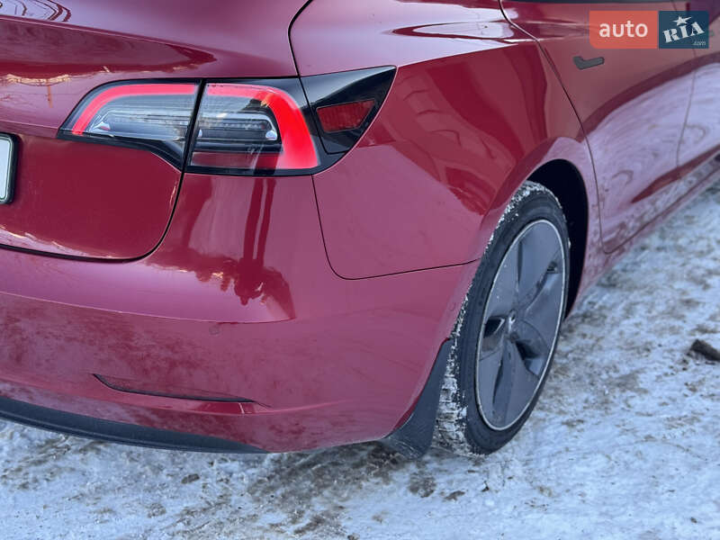 Седан Tesla Model 3 2021 в Ивано-Франковске