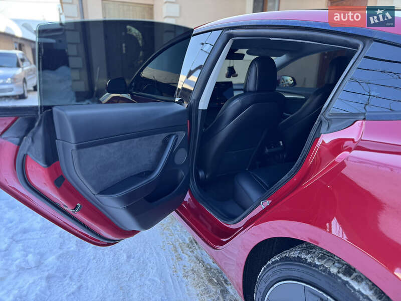 Седан Tesla Model 3 2021 в Ивано-Франковске