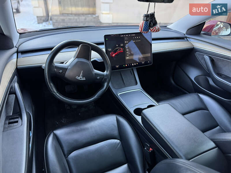 Седан Tesla Model 3 2021 в Ивано-Франковске