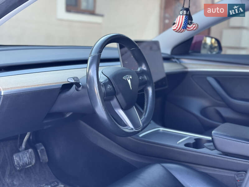 Седан Tesla Model 3 2021 в Ивано-Франковске