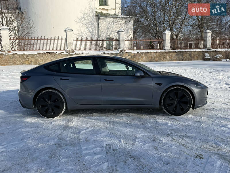 Седан Tesla Model 3 2024 в Білій Церкві