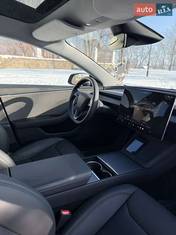 Седан Tesla Model 3 2024 в Білій Церкві