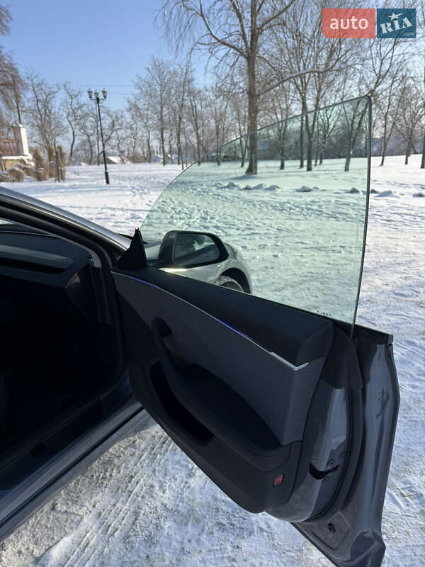 Седан Tesla Model 3 2024 в Білій Церкві
