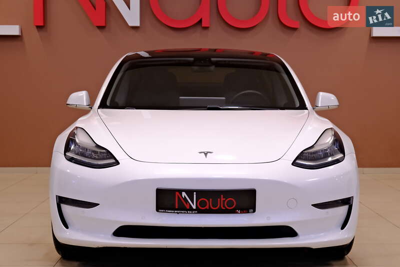 Седан Tesla Model 3 2019 в Одессе