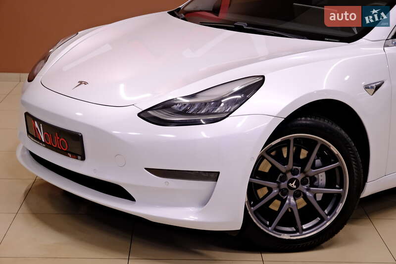 Седан Tesla Model 3 2019 в Одессе