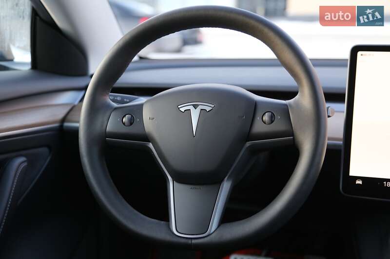 Седан Tesla Model 3 2023 в Киеве фото 17 Седан Tesla Model 3 2023 в Киеве