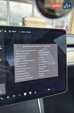 Седан Tesla Model 3 2020 в Черновцах