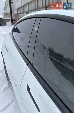 Седан Tesla Model 3 2022 в Ковелі