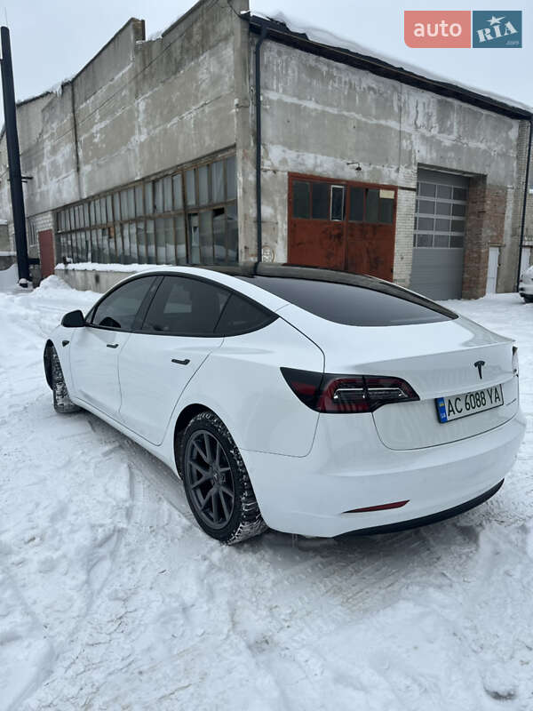 Седан Tesla Model 3 2022 в Ковелі
