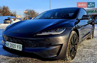 Седан Tesla Model 3 2024 в Дніпрі