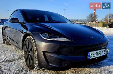 Седан Tesla Model 3 2024 в Днепре