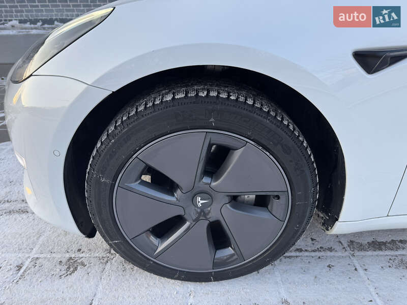 Седан Tesla Model 3 2022 в Кременчуці