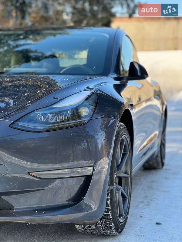 Седан Tesla Model 3 2023 в Хмельницком