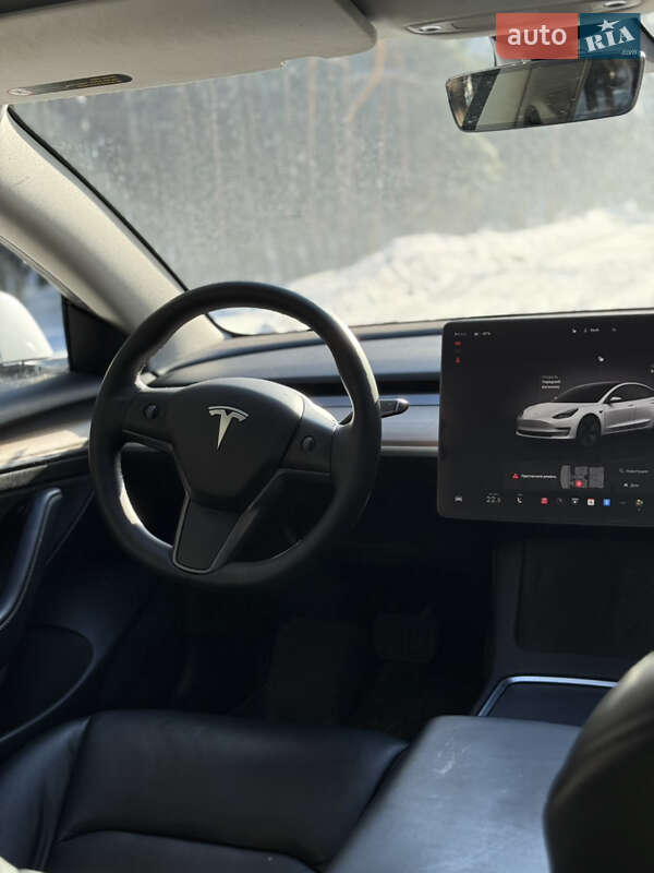Седан Tesla Model 3 2022 в Києві