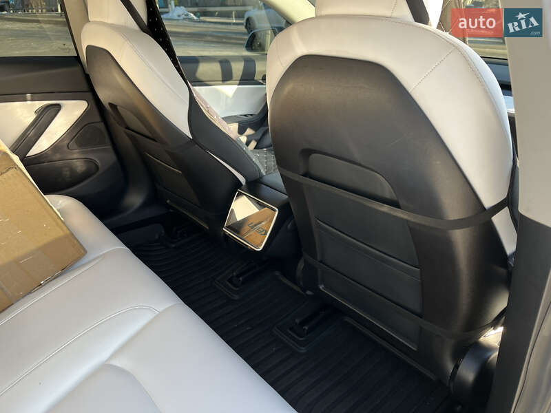 Седан Tesla Model 3 2019 в Краснокутске